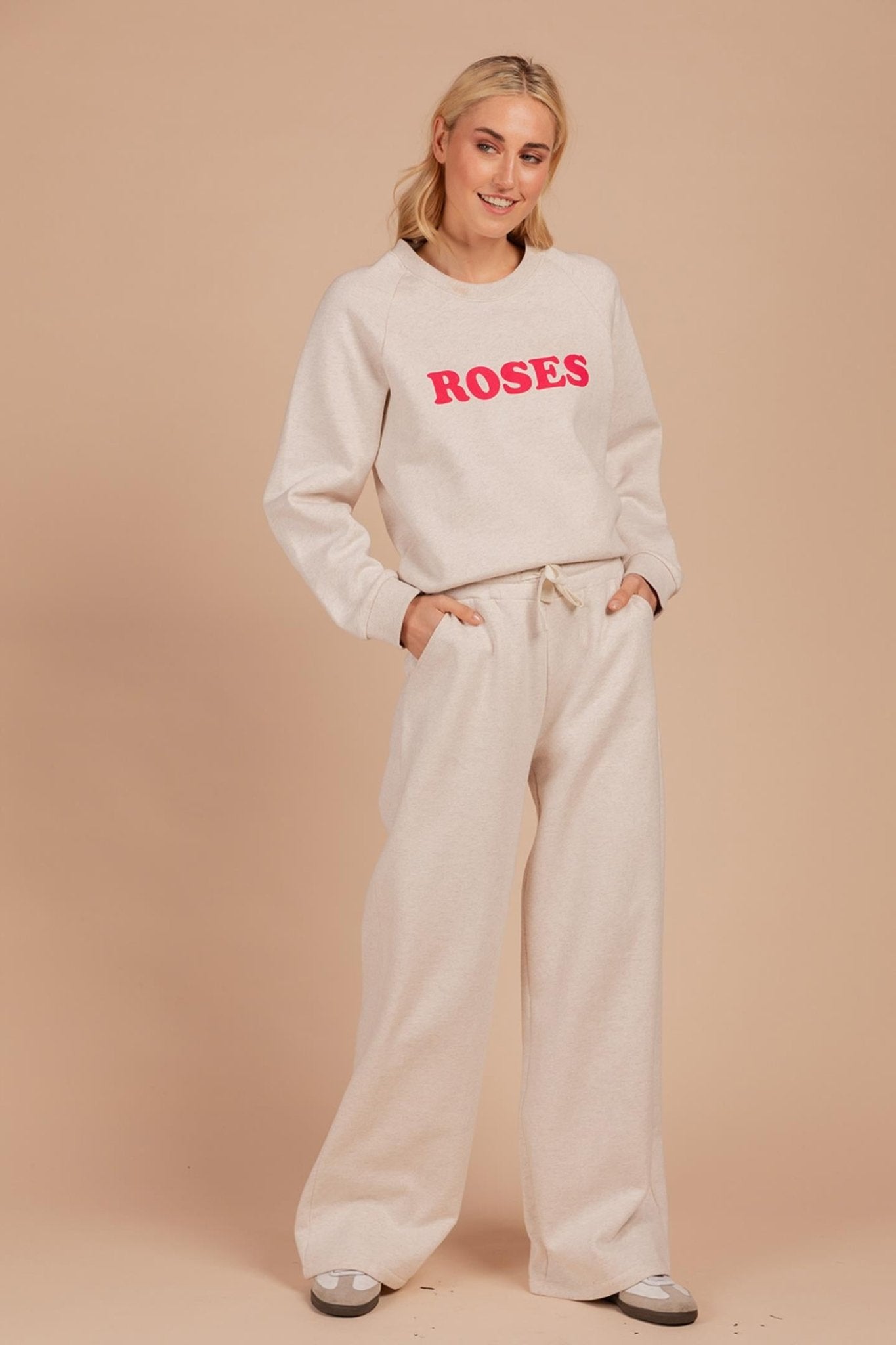 JOGGERS IN ECRU CHINE (7531) - Four Roses