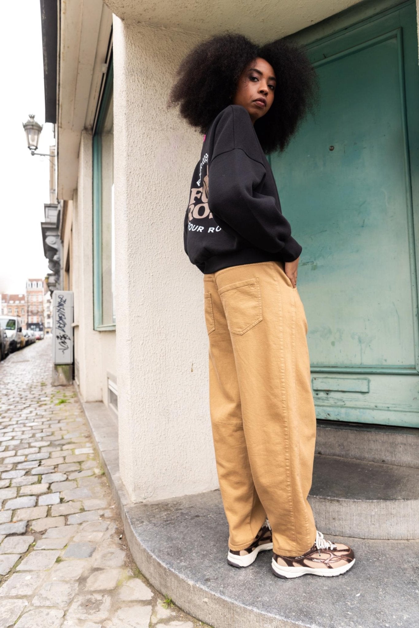 KATOENEN BROEK MET BARRELFIT (9510) - Four Roses