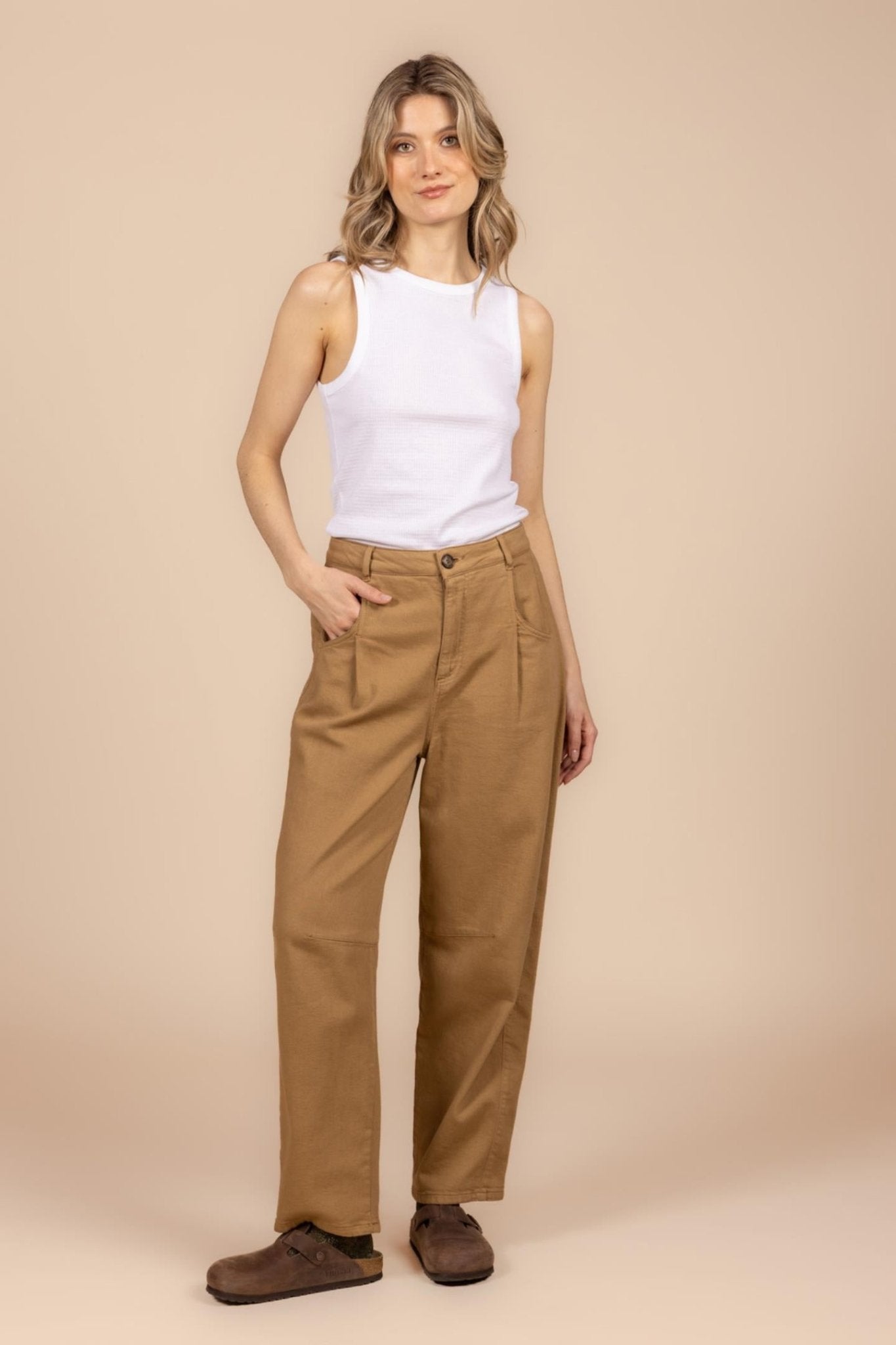 KATOENEN BROEK MET BARRELFIT (9510) - Four Roses