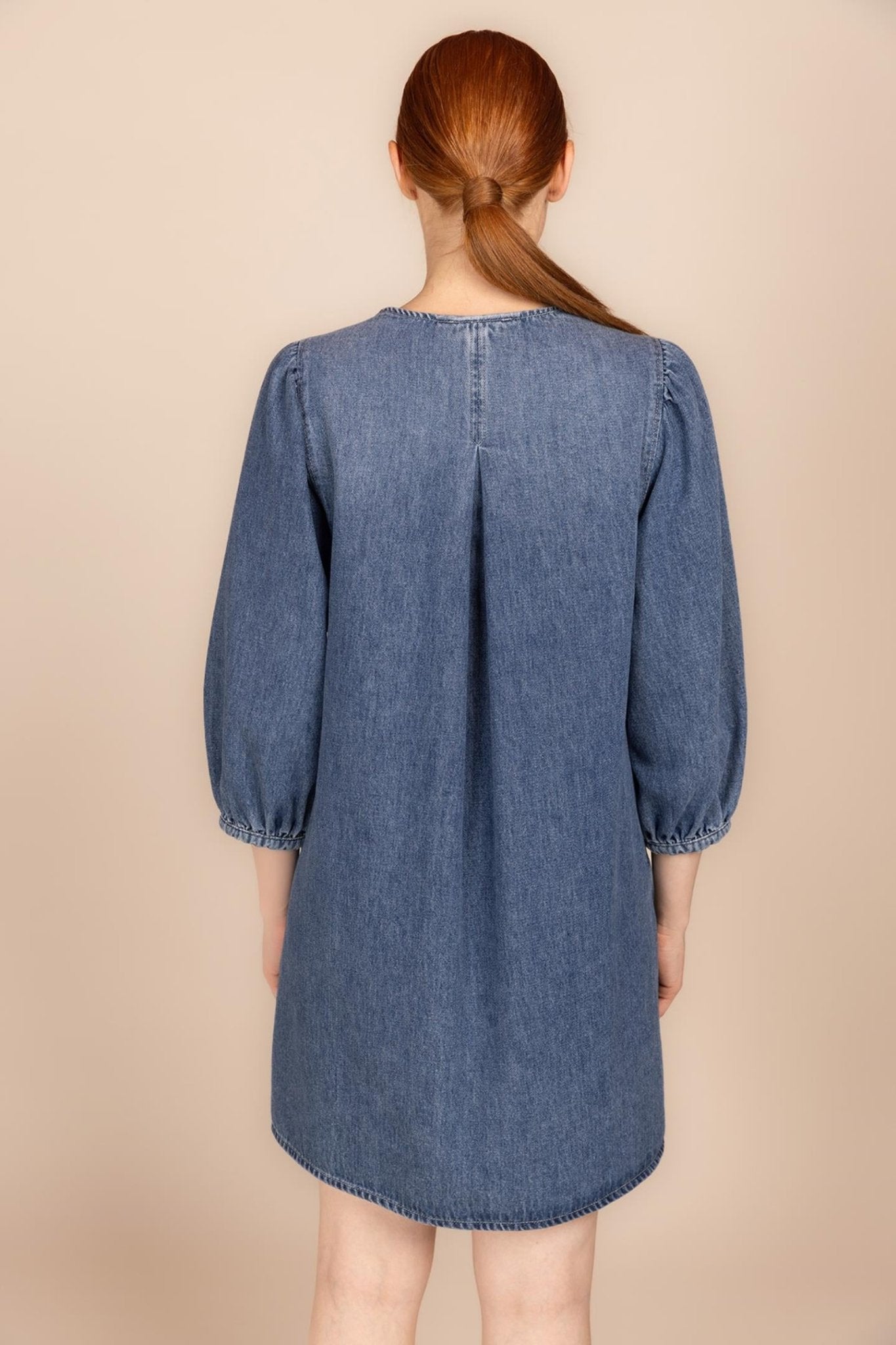 KORTE DENIM JURK (9010) - Four Roses