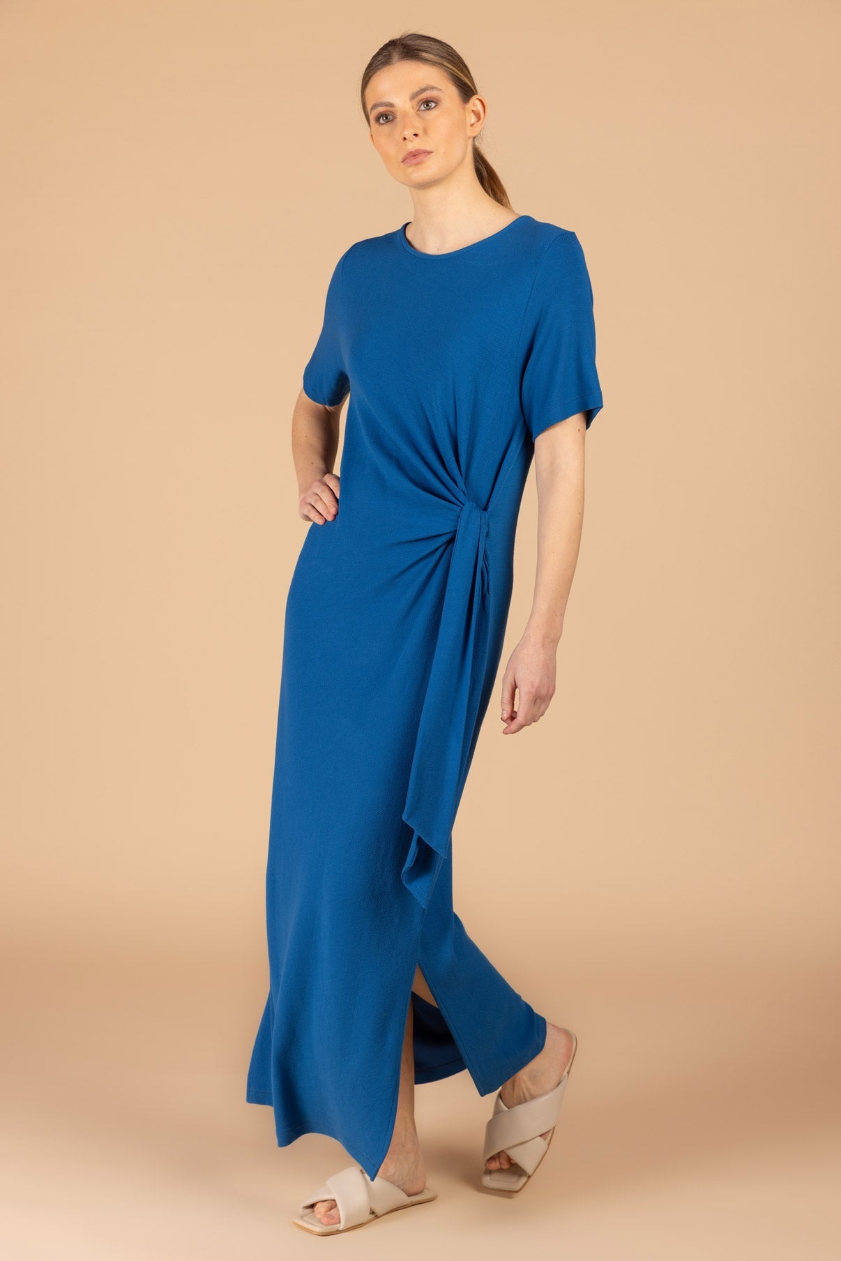 ROBE LONGUE AVEC NOEUD ORNEMENTAL (C9067) - Four Roses