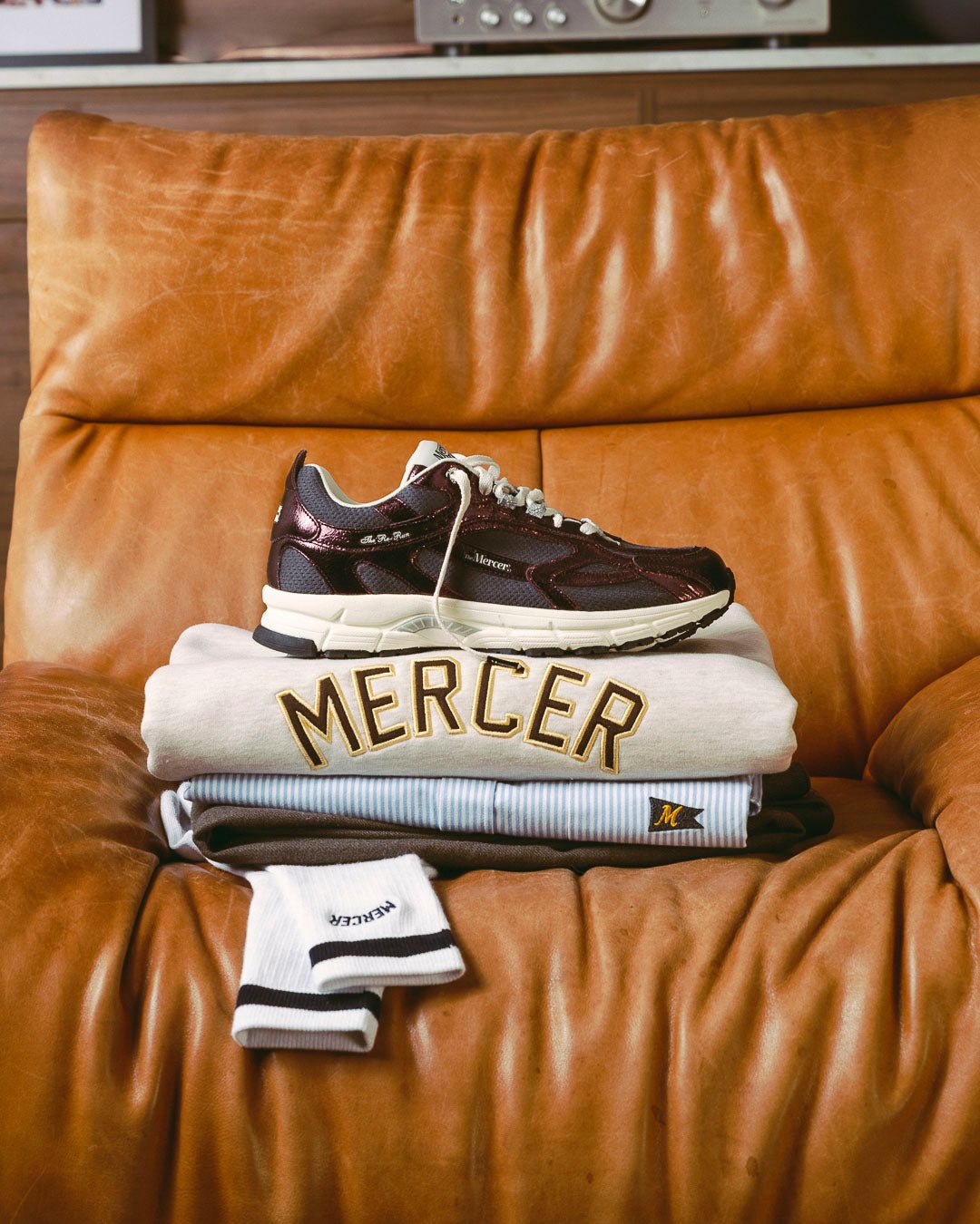 Mercer - The Re-Run Cracked - Dark Red - Four Roses