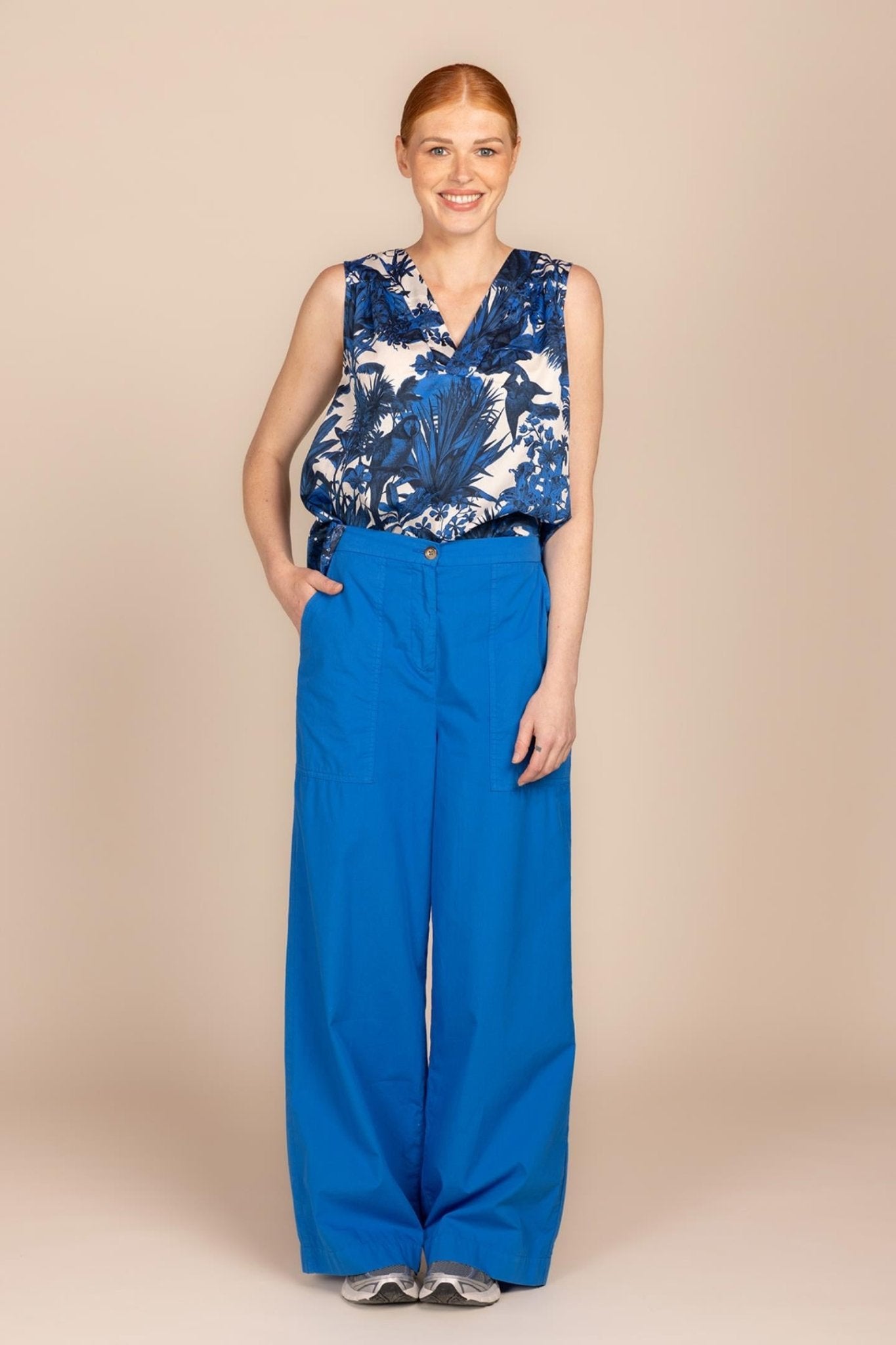 MOUWLOZE TOP MET BOTANISCHE PRINT (9119) - Four Roses