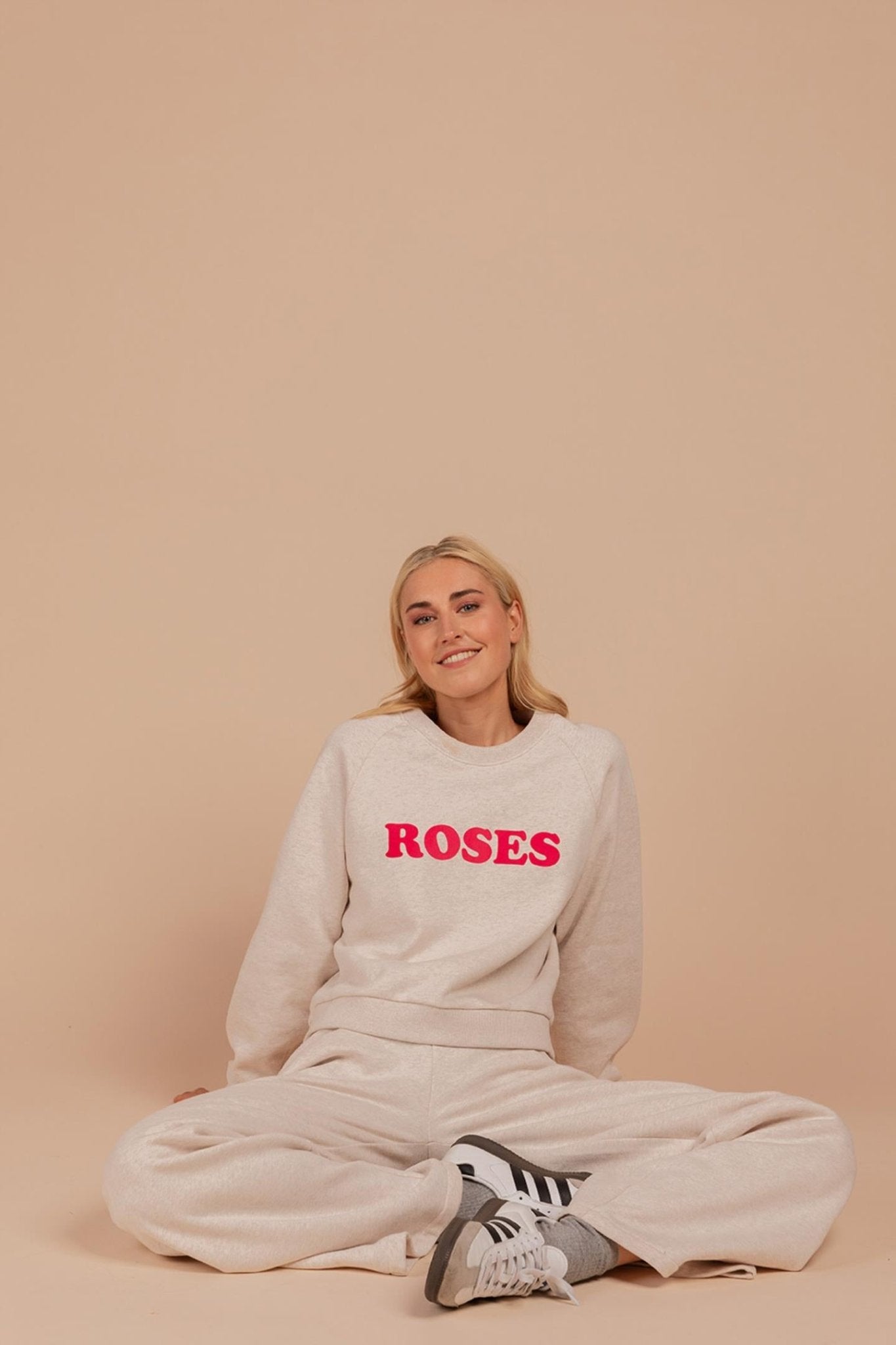 ROSES SWEATER (7532) - Four Roses