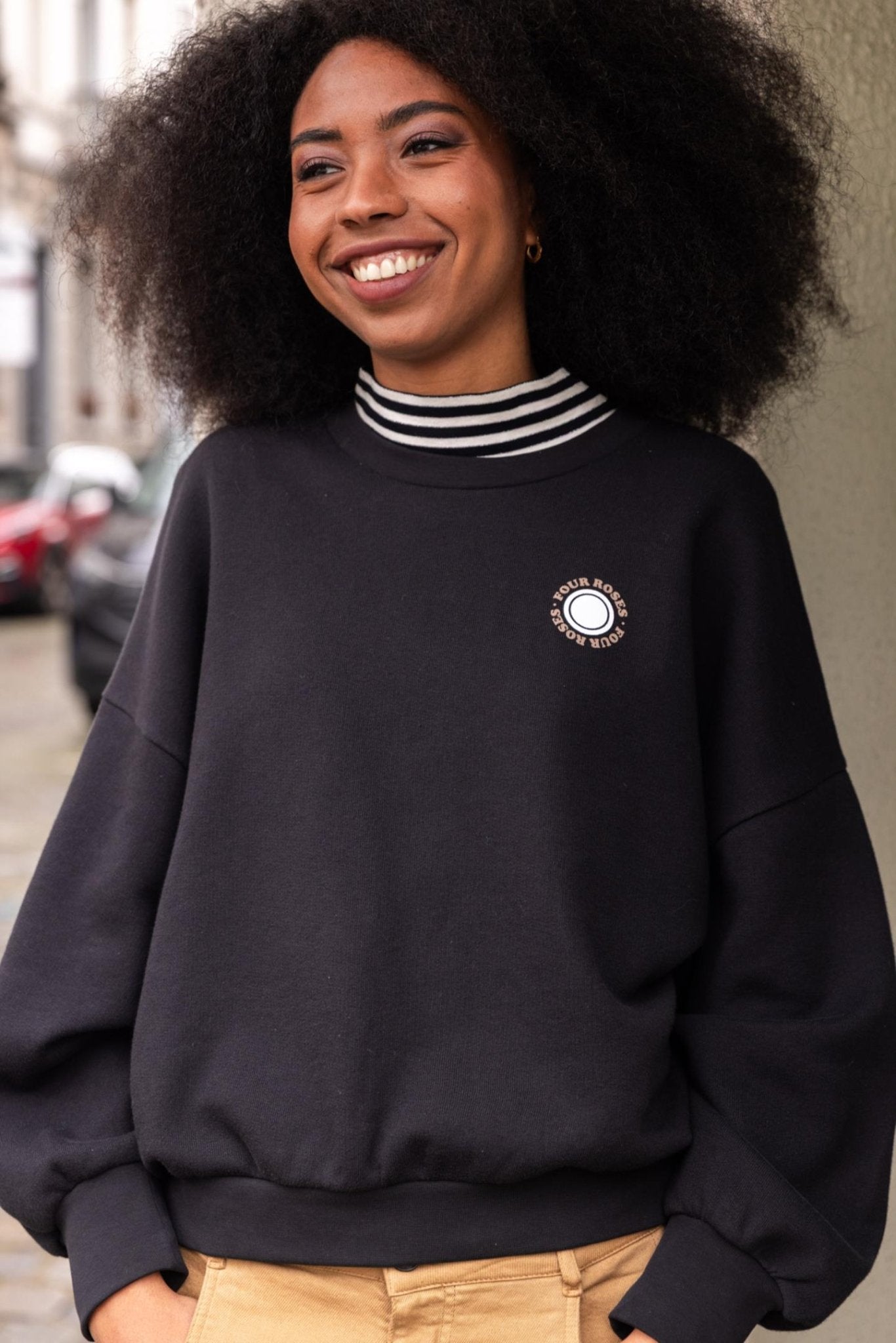 STATEMENT SWEATER IN MOLLETON (9565) - Four Roses