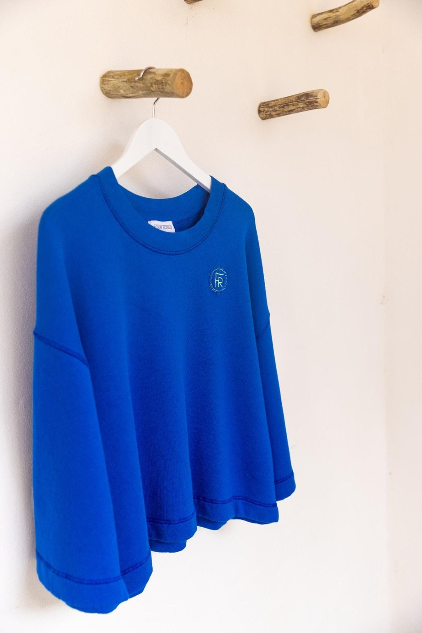 SWEATER WITH THREE-QUARTER SLEEVES (9044) - Four Roses