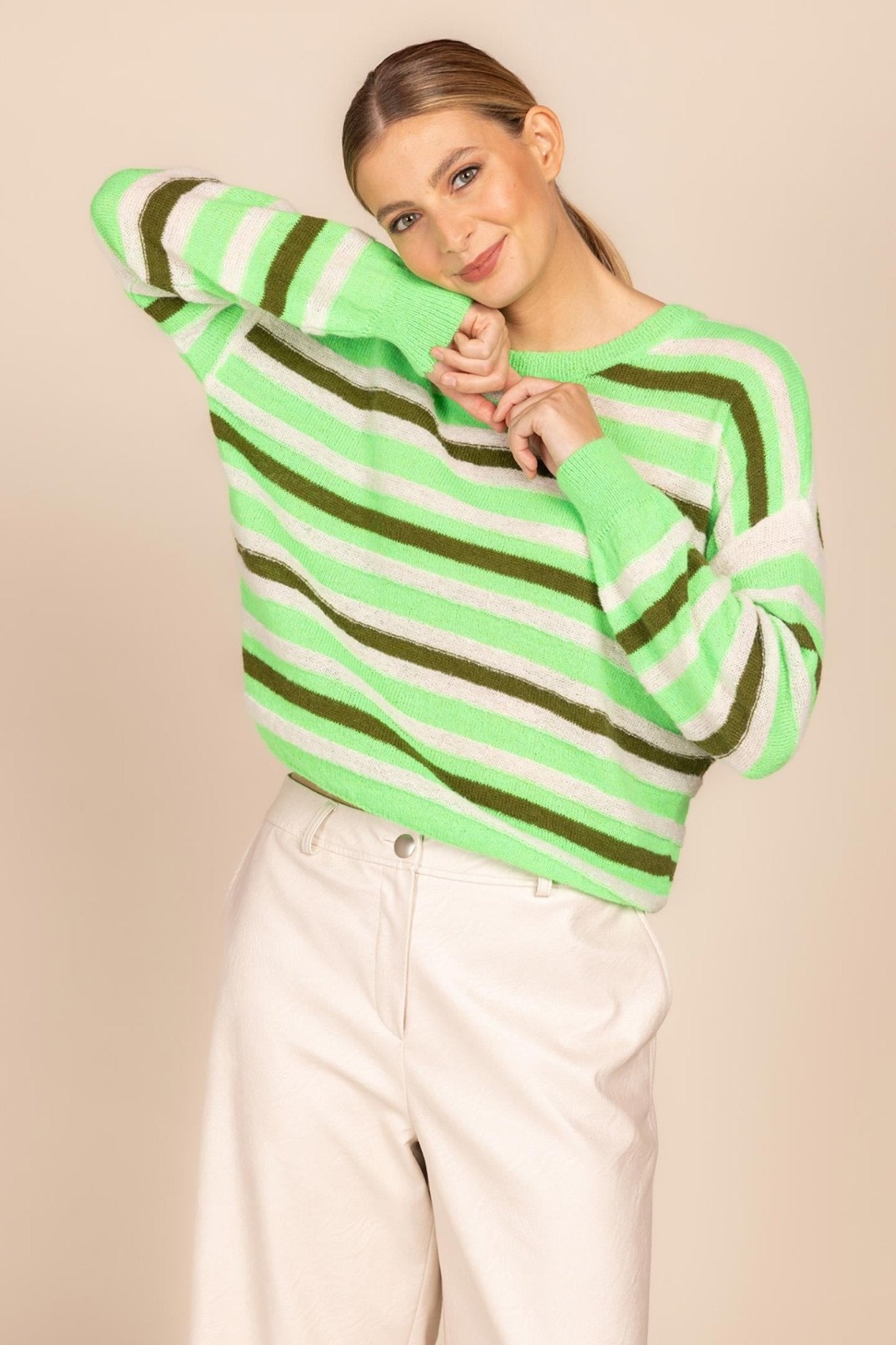 SWEATER MET FIJNE ACCENTSTREPEN (9027) - Four Roses