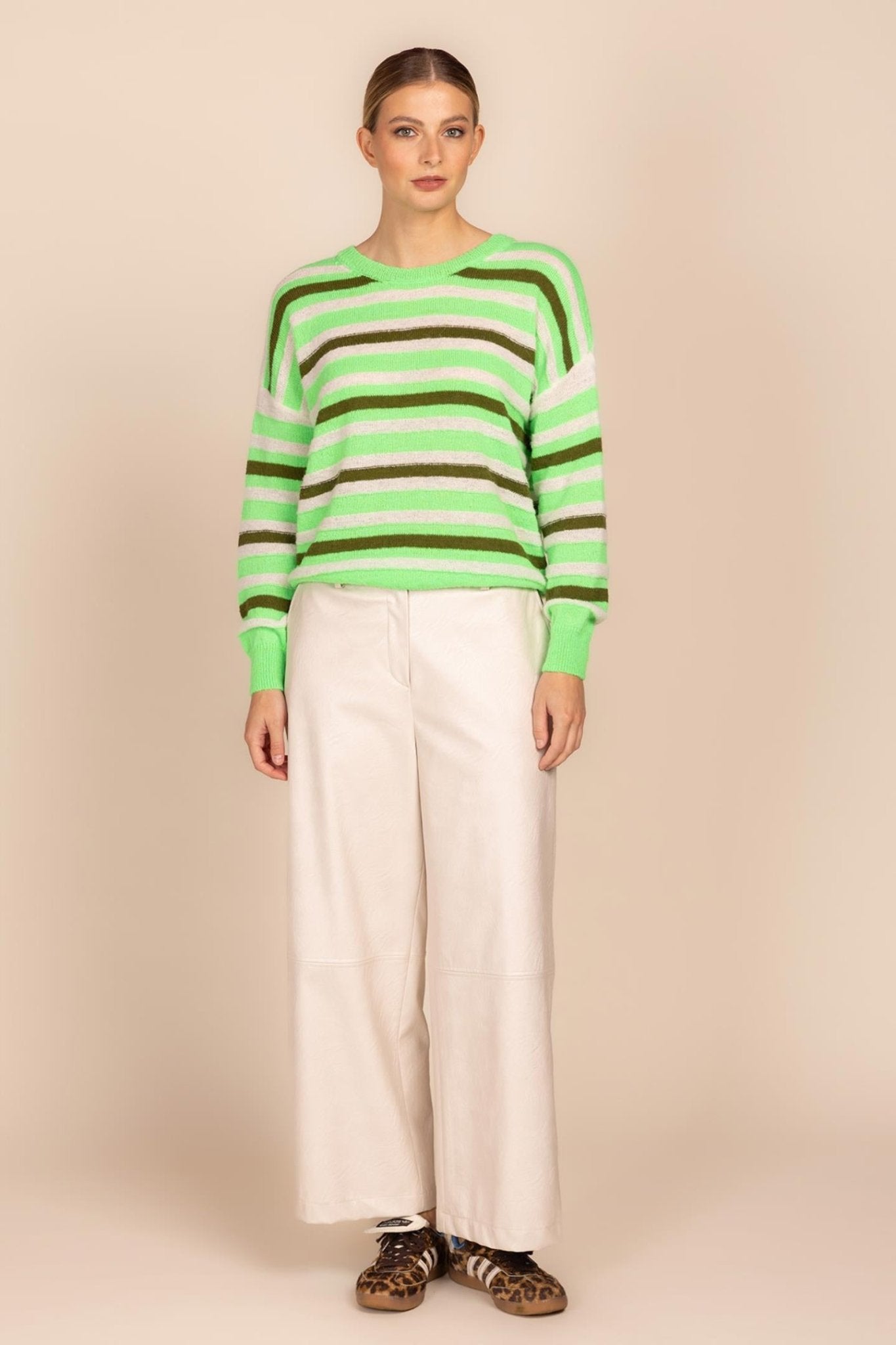 SWEATER MET FIJNE ACCENTSTREPEN (9027) - Four Roses