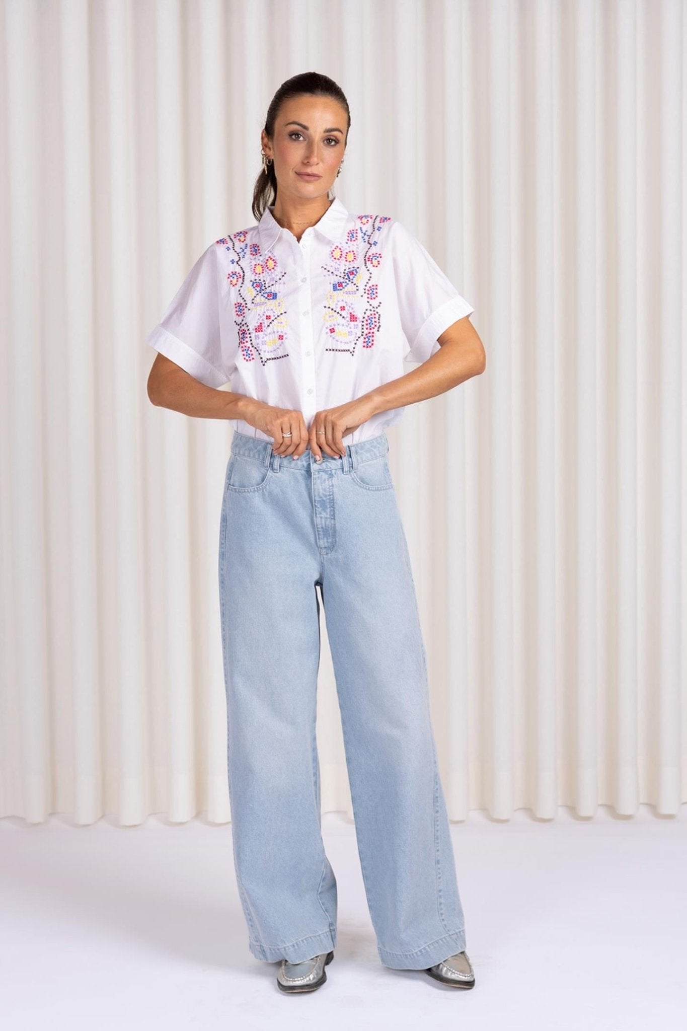 WIJDE BROEK IN BLEKE DENIM (9014) - Four Roses