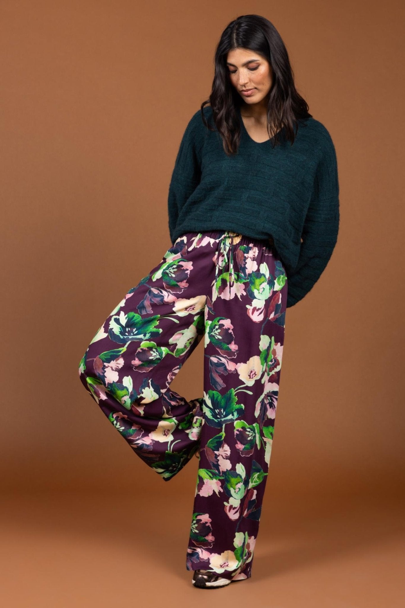 WIJDE BROEK MET KLEURRIJKE PRINT (9596) - Four Roses