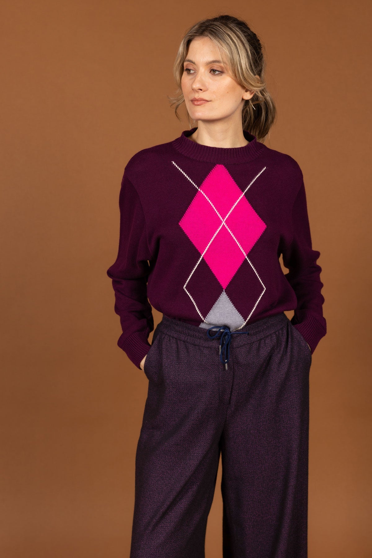 WIJDE BROEK MET SPORTIEVE LOOK IN VISCOSE (9600) - Four Roses
