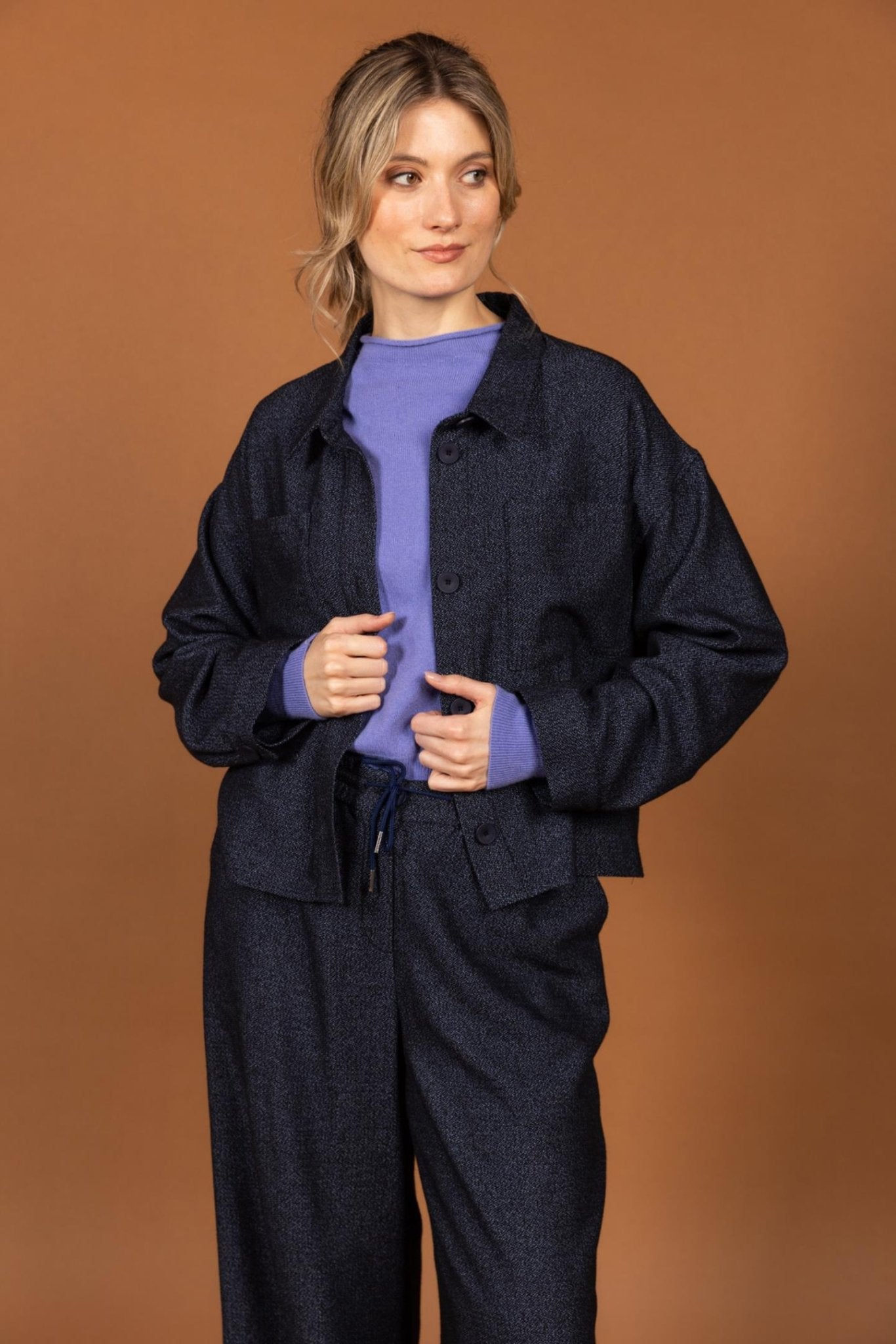 WIJDE BROEK MET SPORTIEVE LOOK IN VISCOSE (9600) - Four Roses