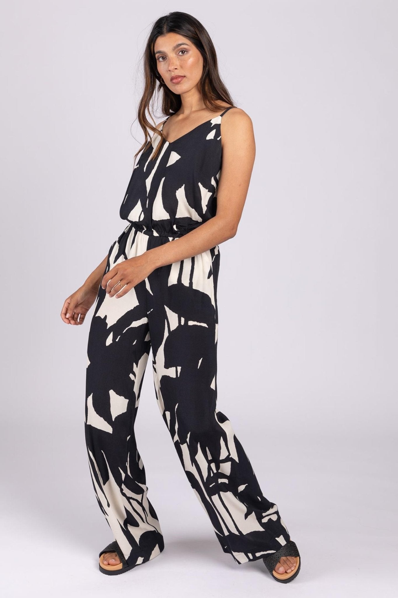 JUMPSUIT IN GRAFISCHE PRINT (7112) - Four Roses